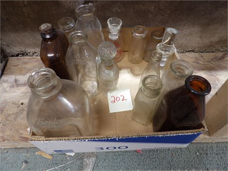 ASSORTMENT VINTAGE GLASS BOTTLES