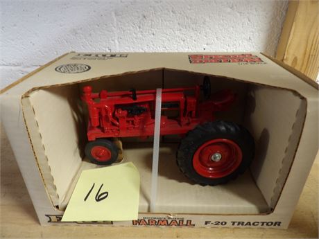 FARMALL F-20 TRACTOR