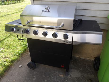 CHAR BROIL GAS GRILL