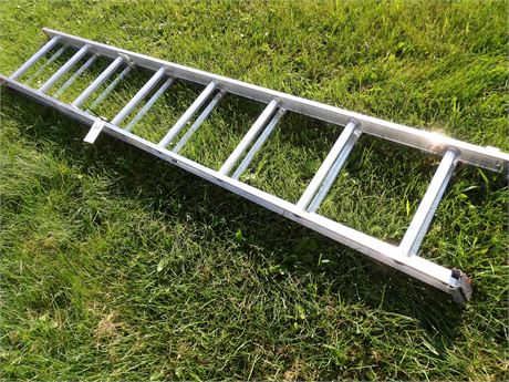 ALUMINUM EXTENSION LADDER