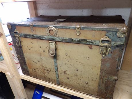 VINTAGE TRUNK ( PICTURE COMING SOON )