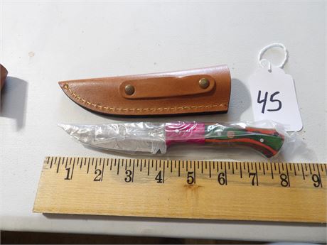 UNUSED 7.5" STRAIGHT BLADE KNIFE   MULTICOLOR