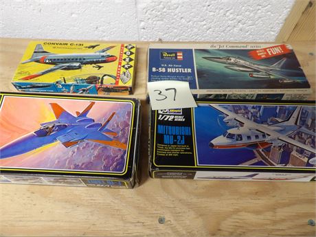 VINTAGE MODEL AIRPLANES