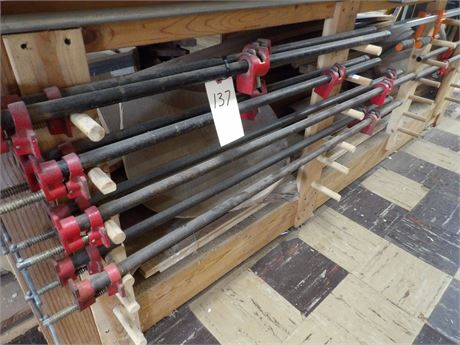 LARGE AMOUNT PIPE STYLE CLAMPS ETC