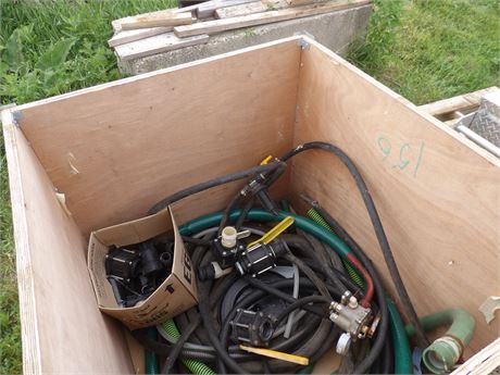 WOOD TOTE W / MISC SPRAYER PARTS