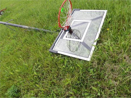 BASKETBALL HOOP & BACK BOARD