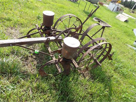 VINTAGE CORN PLANTER