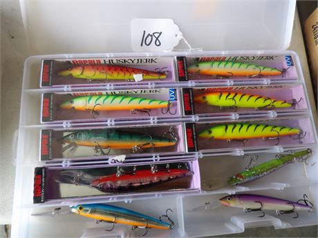 RAPALA HUSKY JERK LURES W / PLASTIC ORGANIZER