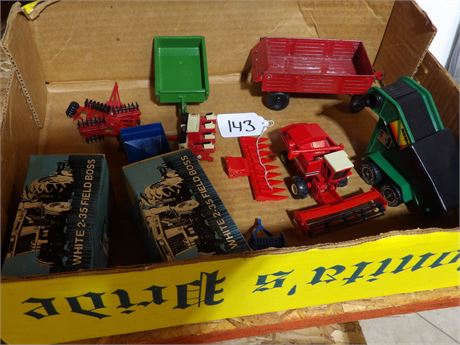 TOY WAGONS - TRACTORS