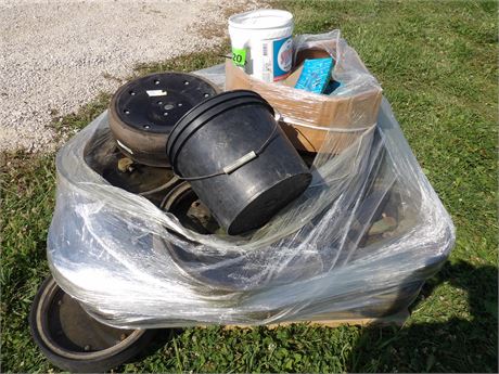 PALLET OF ITEMS