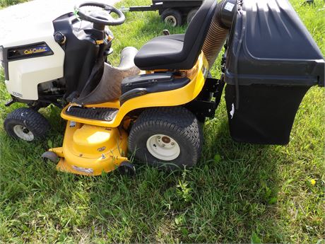 CUB CADET LTX1050 RIDER W / DECK & BAGGER