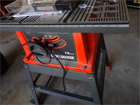 BLACK & DECKER 15 AMP TABLE SAW