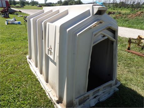 2 CALF TEL HUTCHES