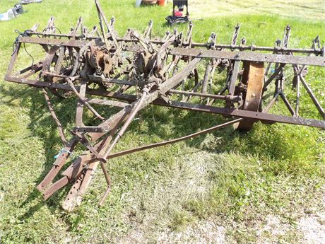 PULL TYPE CULTIVATOR ( STEEL WHEELS )