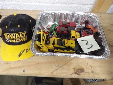 COLLECTOR 1/64 SCALE TOYS - DEWALT HAT