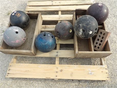 BOWLING BALLS