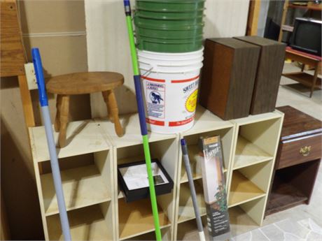 TV-WOODEN TABLE-PALLETS-PHILLIPS TV-STORAGE CUBES-PAILS-SPEAKERS PLUS MORE