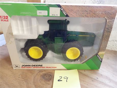 JD 4 WHEEL DRIVE TRACTOR 1/32