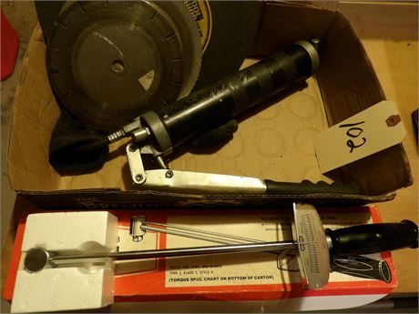 GREASE GUN - TORQUE WRENCH ETC