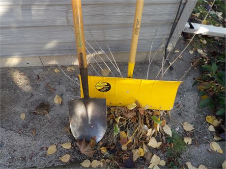 GRAVEL SHOVEL - SNOW SHOVEL