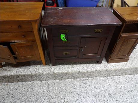 ASSORTMENT OF NIGHT STANDS ETC