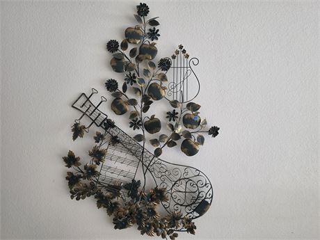 DECORATIVE WALL ART