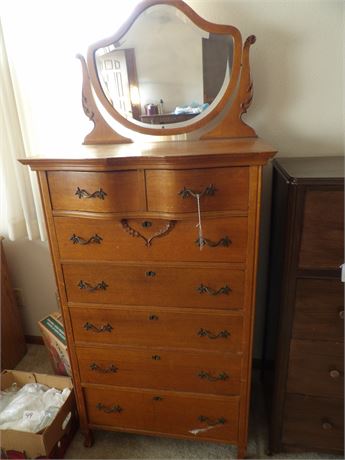 7 DRAWER CHEST W / MIRROR 29"Wx49"H
