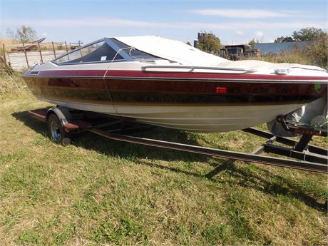 MAXUM 1800 SR BOAT W / MERC CRUISER ( 3.0 L )  IN BOARD W / TRAILER