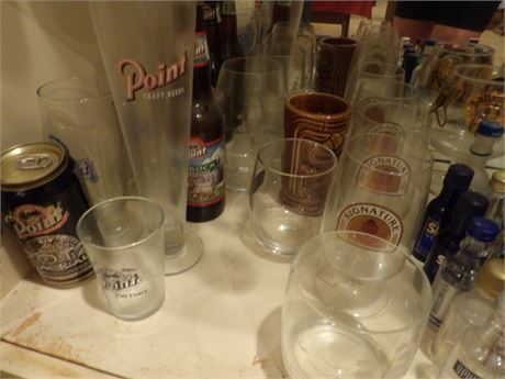 MINI HARD LIQUOR BOTTLES - POINT BEER GLASSES
