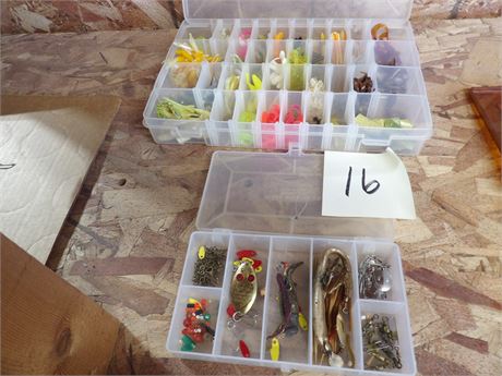FISHING LURES W / ORGANIZER