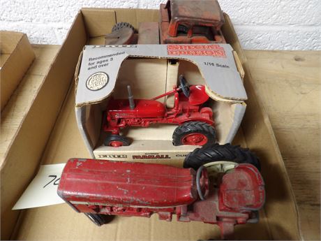 FARMALL CAB TRACTOR, IH TRACTOR - METAL TRUCK