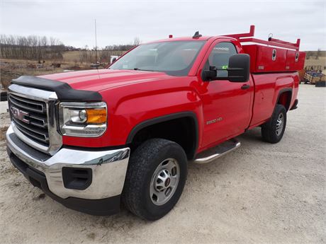 2018 GMC 2500 HD - 2 WD - RUNS - DRIVES - HAS TITLE