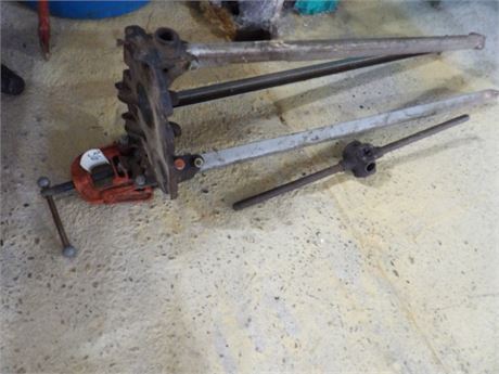 PIPE VISE W / STAND