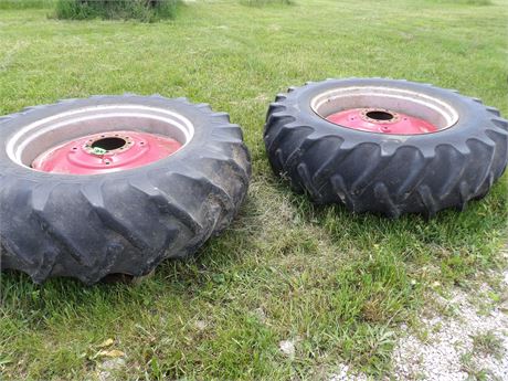 TRACTOR TIRES 18.4/38 W / 9 BOLT RIMS - NO HUBS