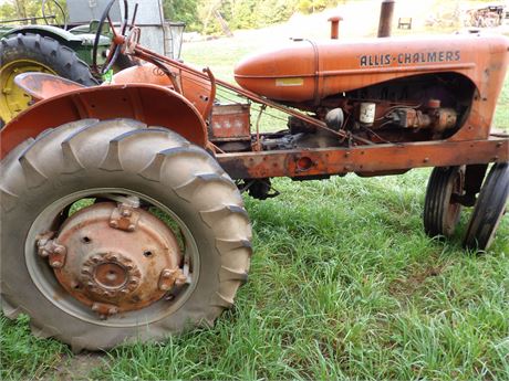 ALLIS CHALMERS WD TRACTOR NARROW FRONT - ENGINE LOOSE