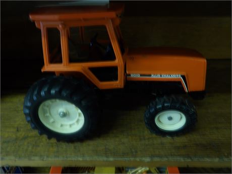ALLIS CHALMERS 8010 TRACTOR