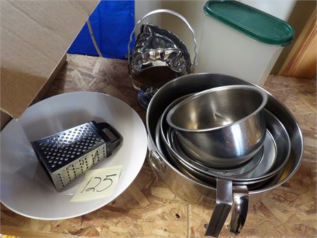 METAL MIXING BOWLS - MUFFIN TINS - PLASTIC WARE