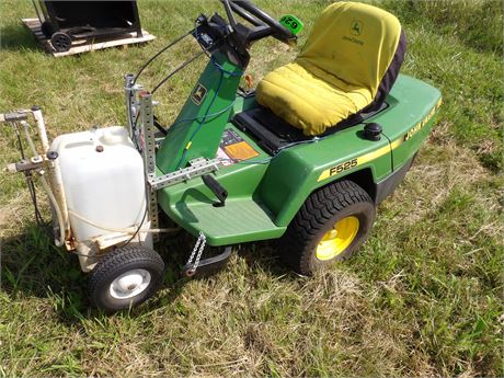 JOHN DEERE F525 RIDER ( WILL NEED BATTERY )