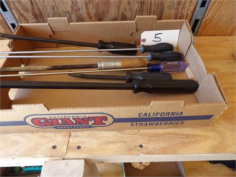 PRY BARS - LONG SCREWDRIVERS