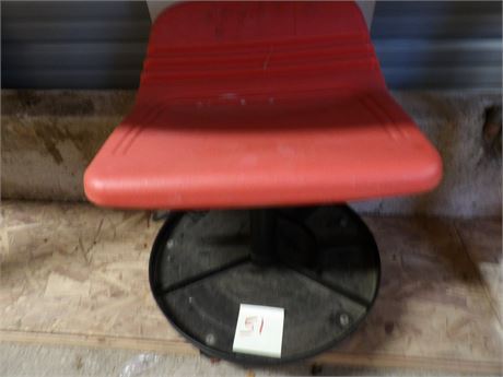 ROLL AROUND SHOP SEAT