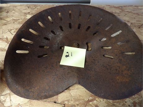 VINTAGE IMPLEMENT SEAT ( METAL )
