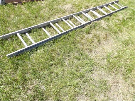 ALUMINUM LADDER