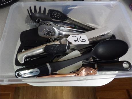 ASSORTMENT OF KITCHEN UTENSILS