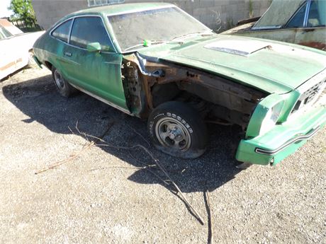 1977 FORD MUSTANG II ( BARN FIND ) - HAS TITLE