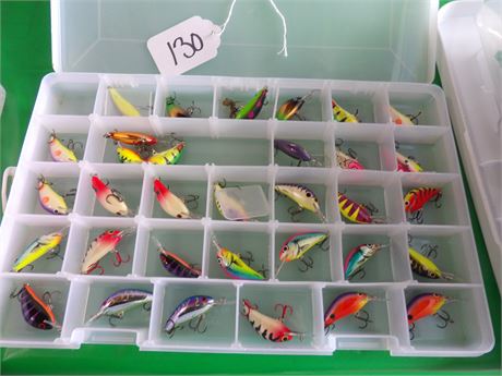 CRANK BAIT LURES W / PLASTIC ORGANIZER