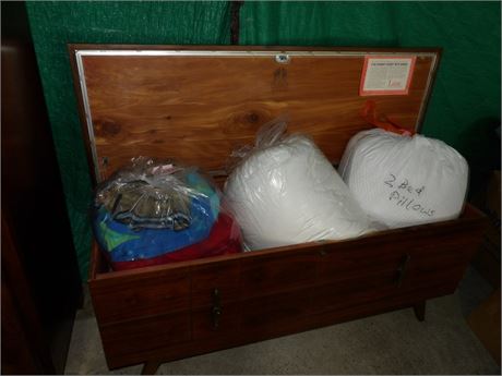 LANE CEDAR STORAGE CHEST - PILLOWS - BLANKETS