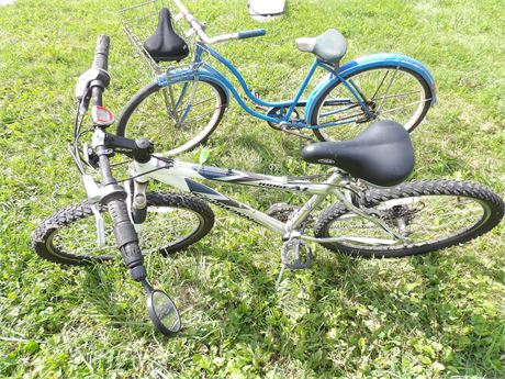 SCHWINN BIKE - VINTAGE SCHWINN BIKE