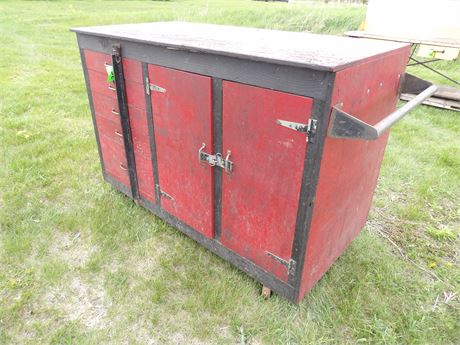 ROLL AROUND WOOD CABINET