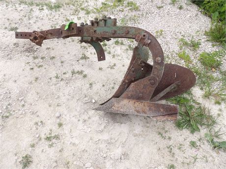 VINTAGE SINGLE BOTTOM PLOW