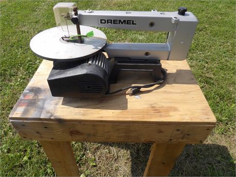 DREMEL SCROLL SAW W / STAND
